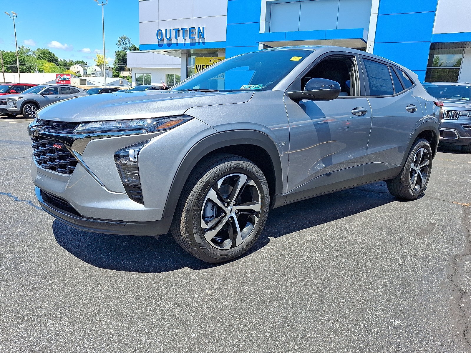 2026 Chevrolet Trax 1RS FWD in Sterling Gray Metallic — front three-quarter view