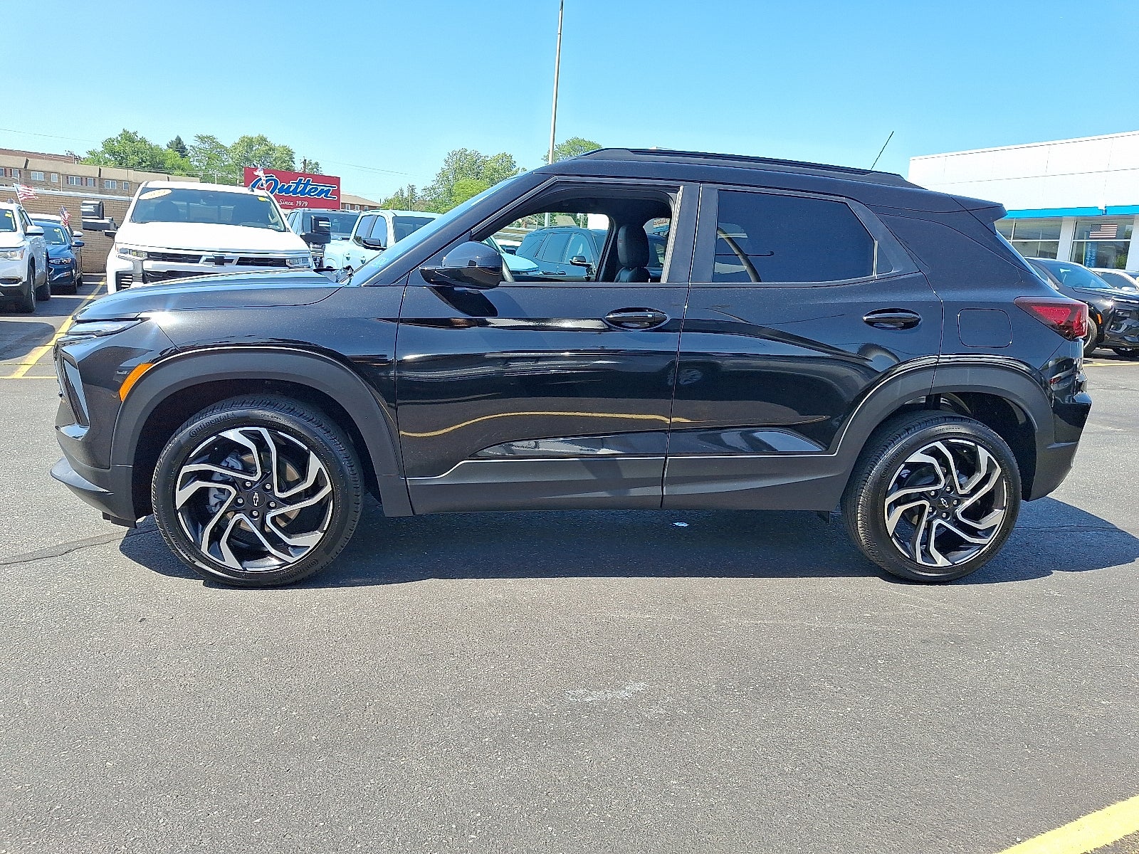 2025 Chevrolet Trailblazer — side profile view