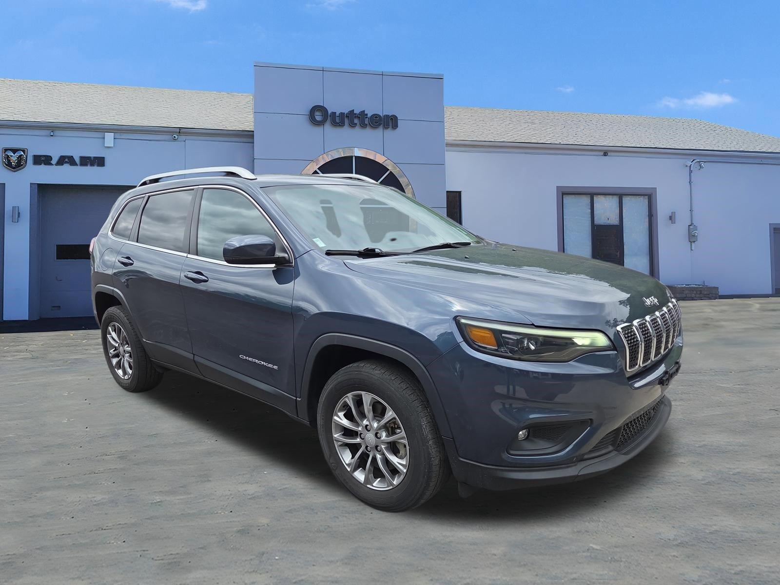 2021 Jeep Cherokee Latitude Lux 4x4 in Slate Blue Pearlcoat — front three-quarter view