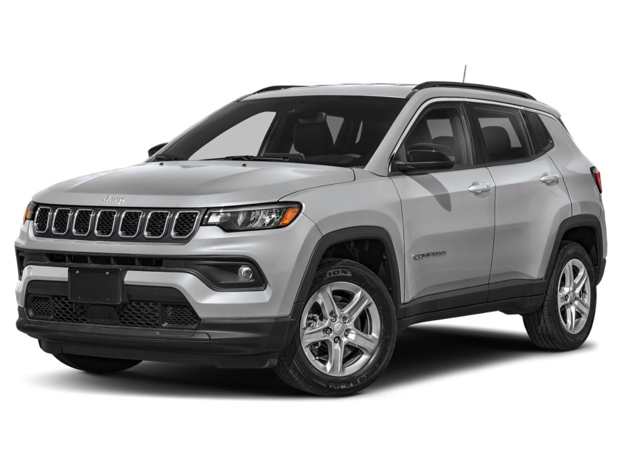 2024 Jeep Compass Latitude 4x4 in Silver Zynith Metallic Clearcoat — front three-quarter view